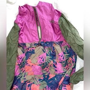 North face wind breaker